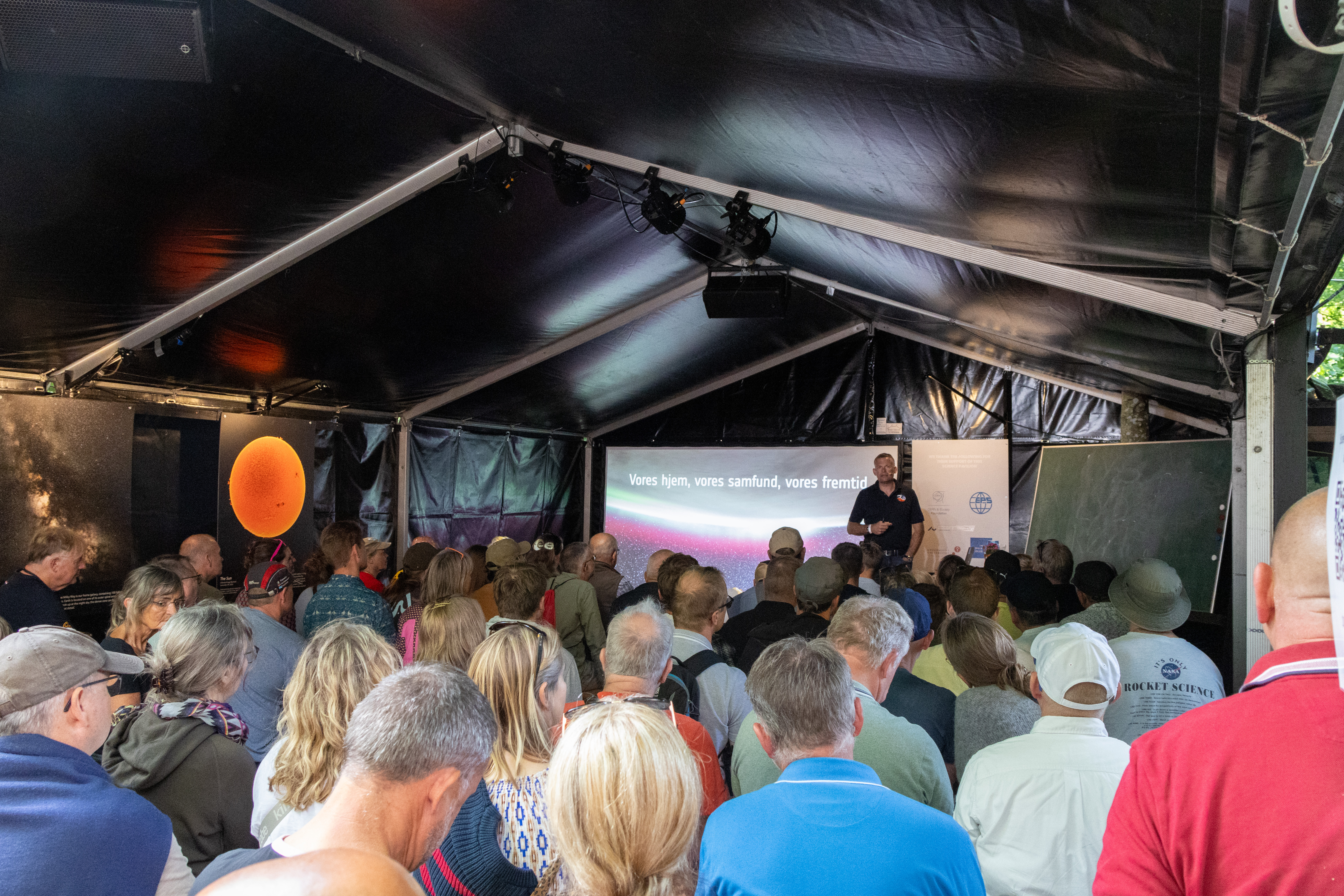 A talk from Astronaut Andreas Mogensen